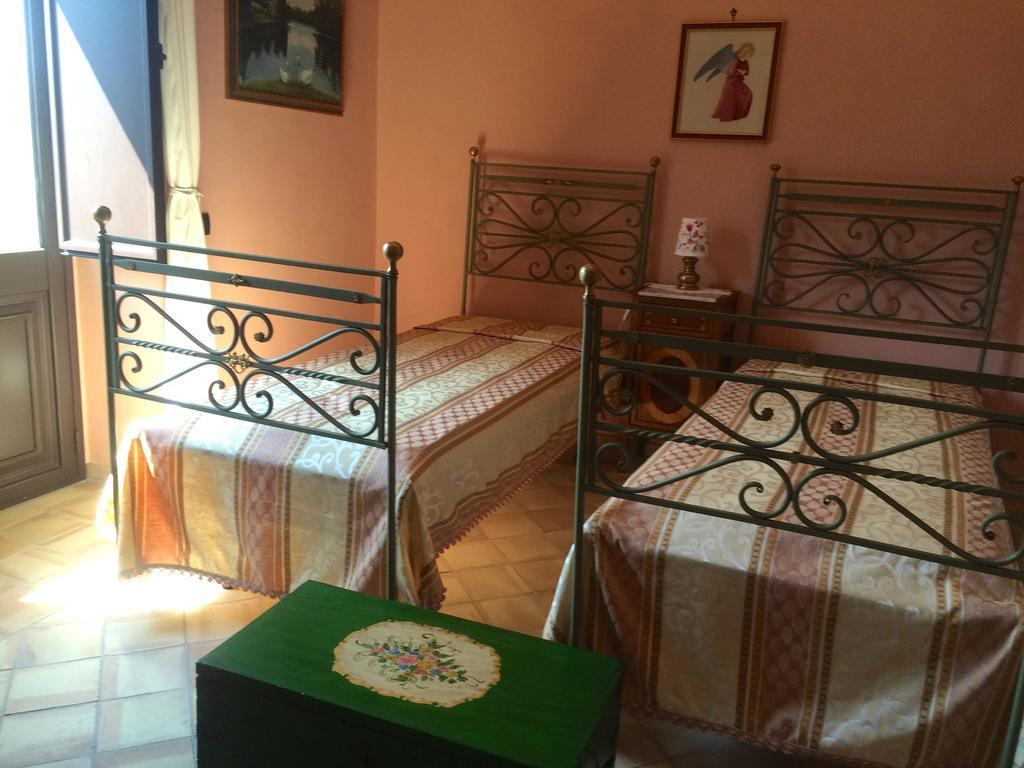Ferienwohnung Palazzo Cutrufelli Graniti Zimmer foto