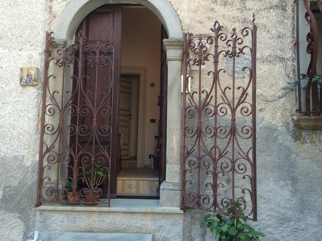 Ferienwohnung Palazzo Cutrufelli Graniti Zimmer foto