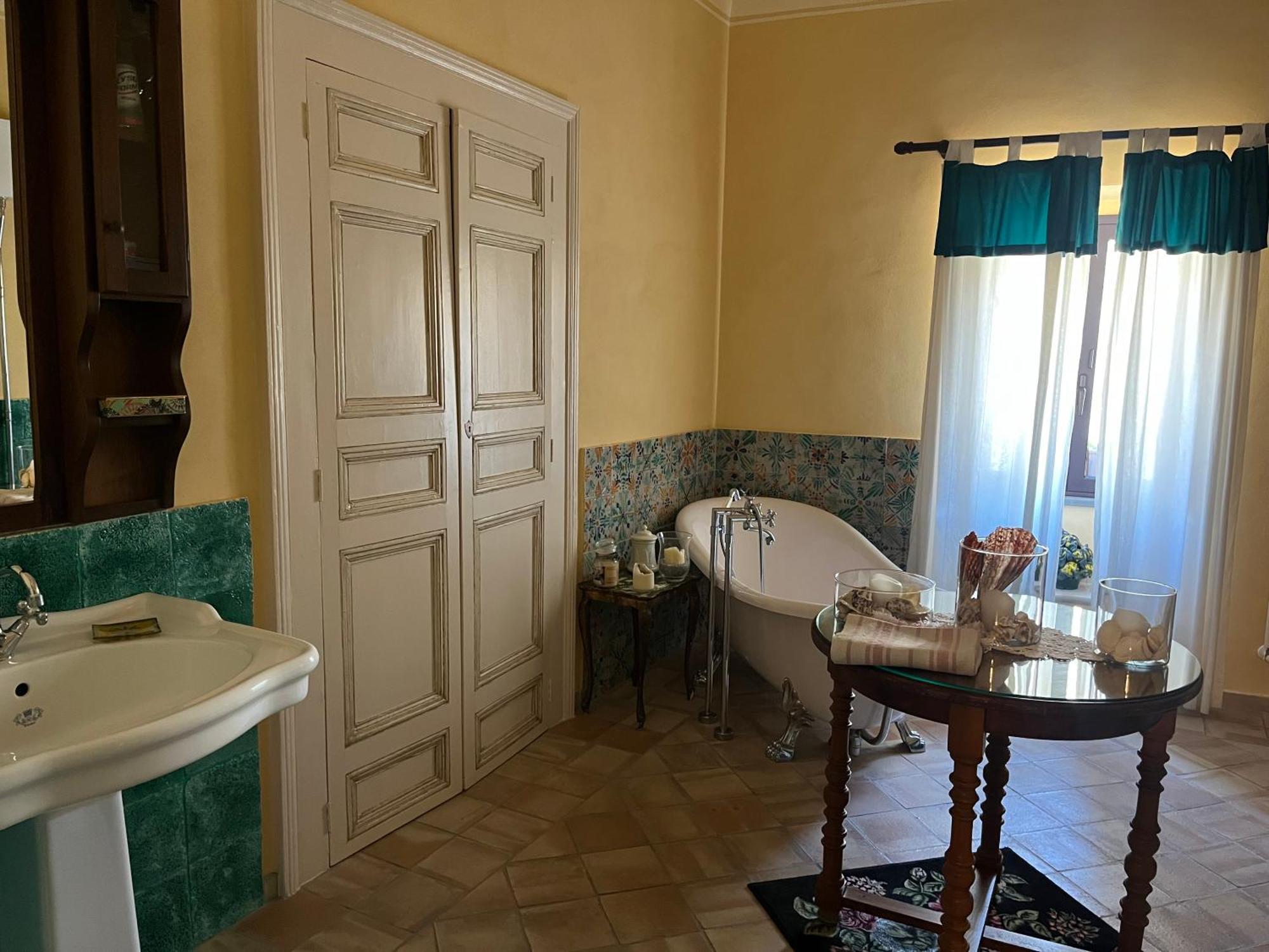 Ferienwohnung Palazzo Cutrufelli Graniti Exterior foto