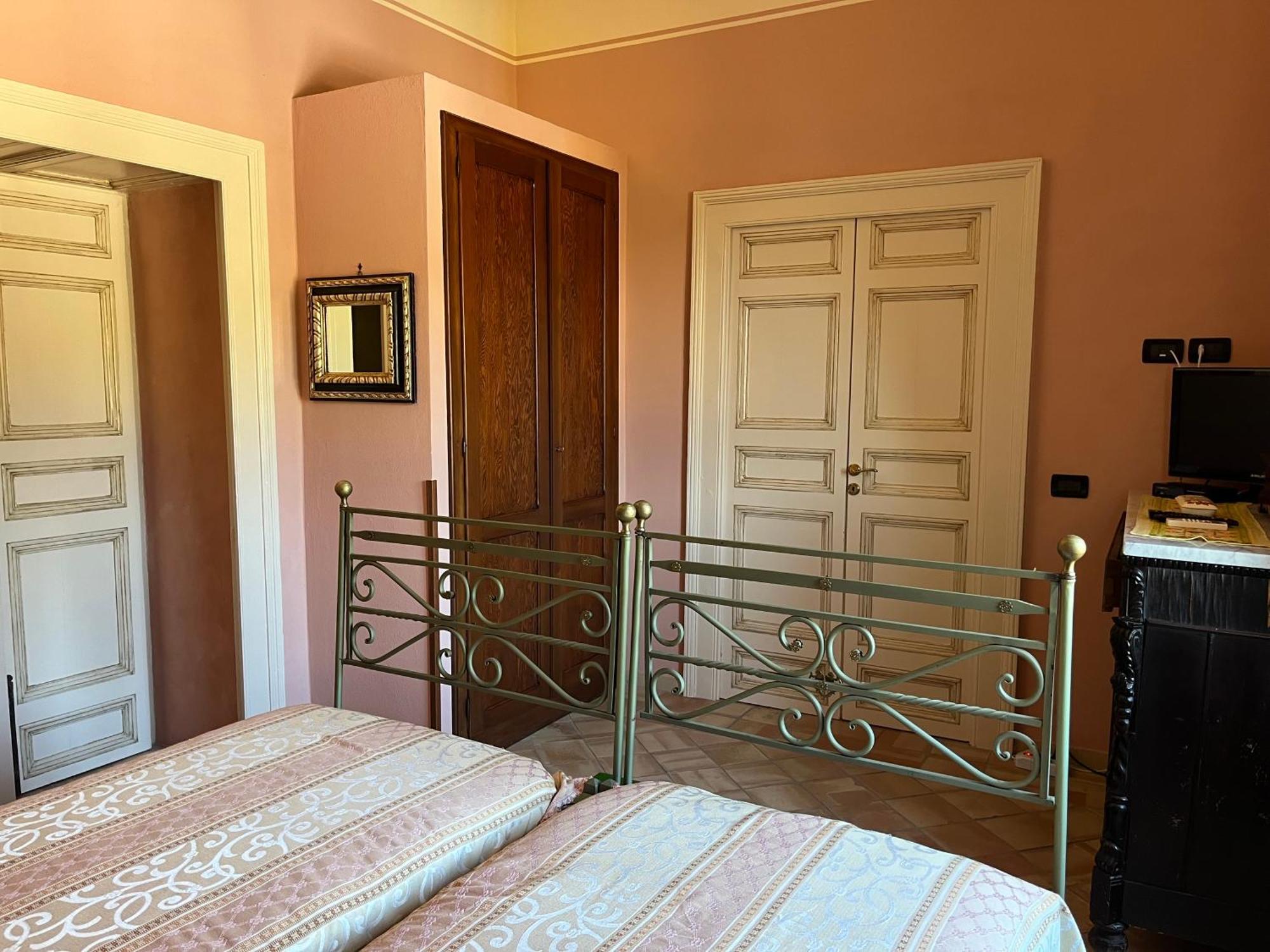 Ferienwohnung Palazzo Cutrufelli Graniti Exterior foto